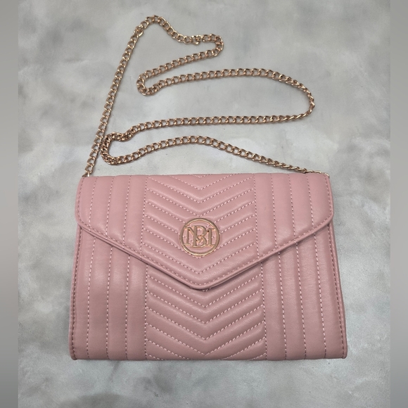 Badgley Mischka Studio Trendy Pale Pink Quilted Rose Gold Color Chain Bag - Picture 2 of 9